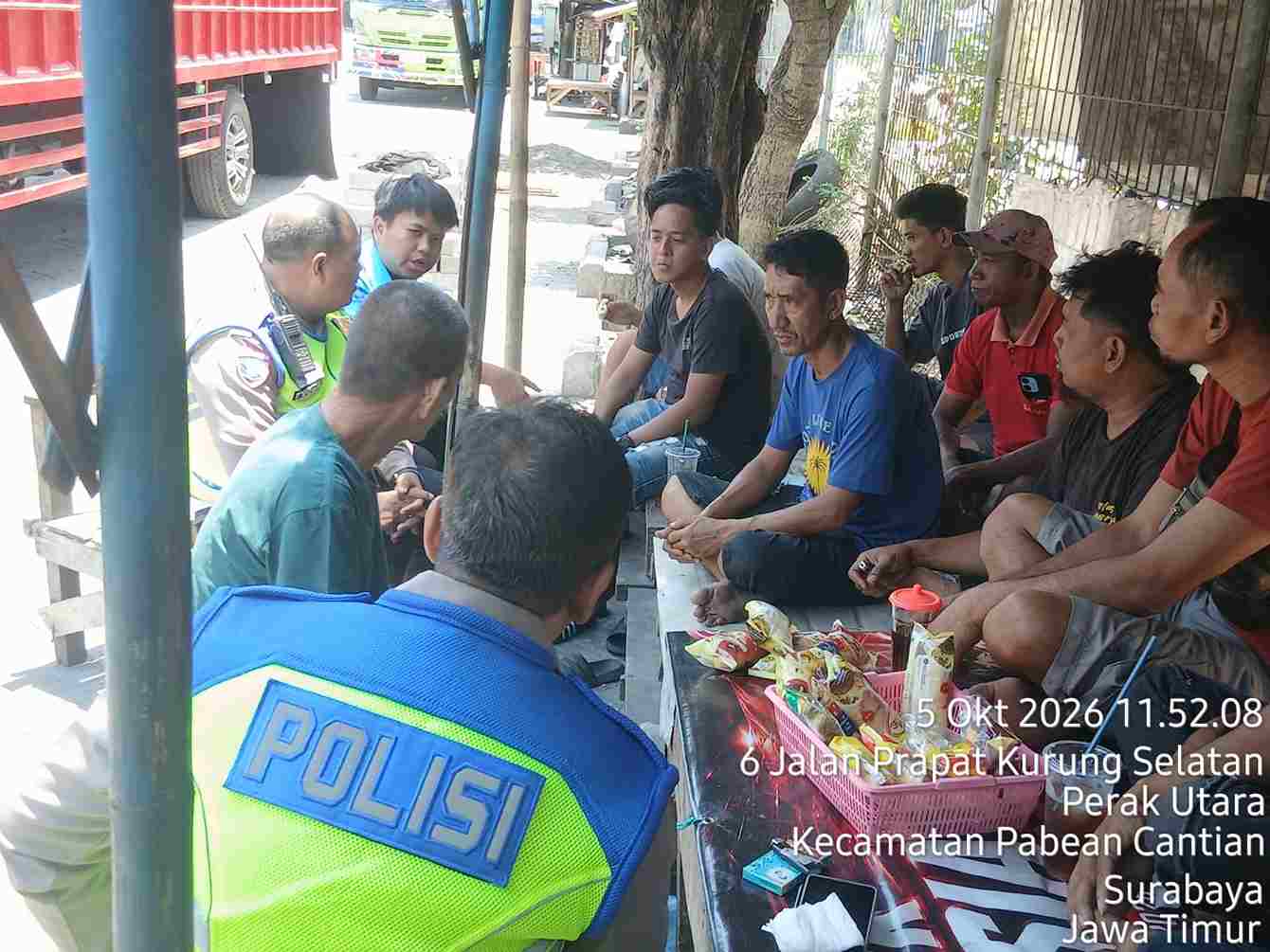 Sopir Diimbau Tertib di Jalur Akses Pelabuhan